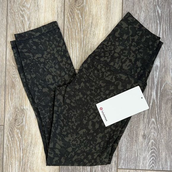 lululemon athletica Pants - NWT! Lululemon Align HR Crop 21” size 2